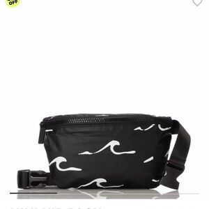 ALOHA Collection Black and White Wave Belt Bag